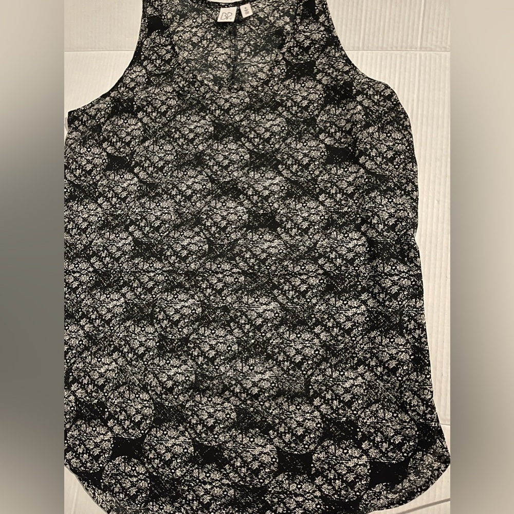 BP Women’s 100% polyester size xl